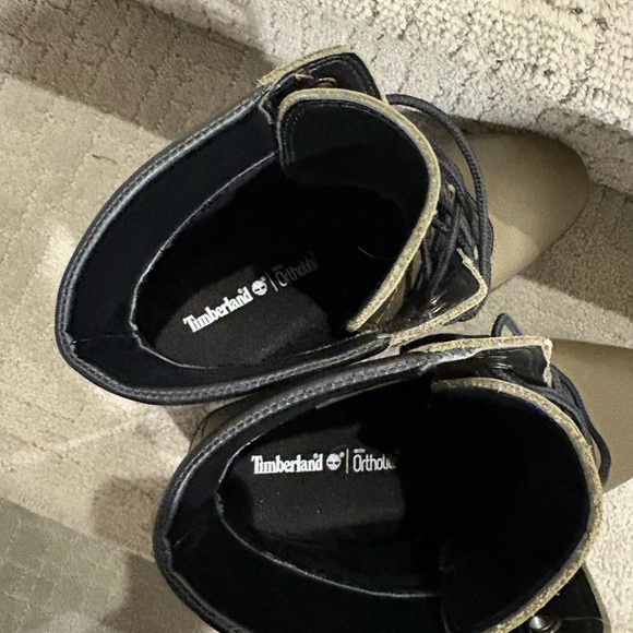 Timberland Olive Green and Black Lace-Up Boots - Picture 9 of 9